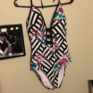 Kenneth Cole one-piece swimsuit Medium